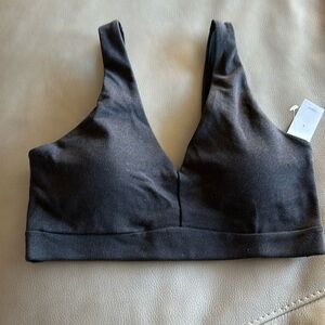 Black Old Navy Activewear sports bra